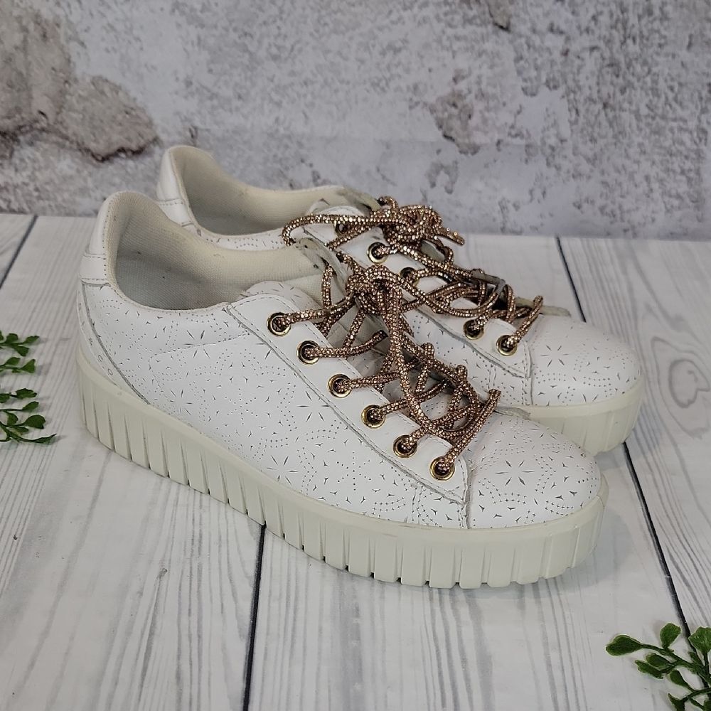 Igi & Co. Sneakers Leather Platform In White Laser Cut Womens Size 8 (EU 38)